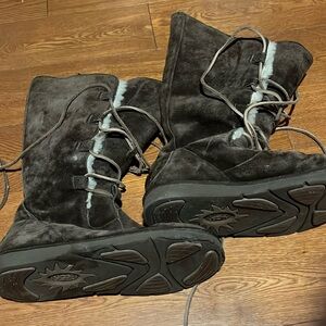Women’s Uggs size ten dark brown